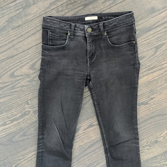 Burberry Brit 'The Kensington' Jean - Picture 5 of 11